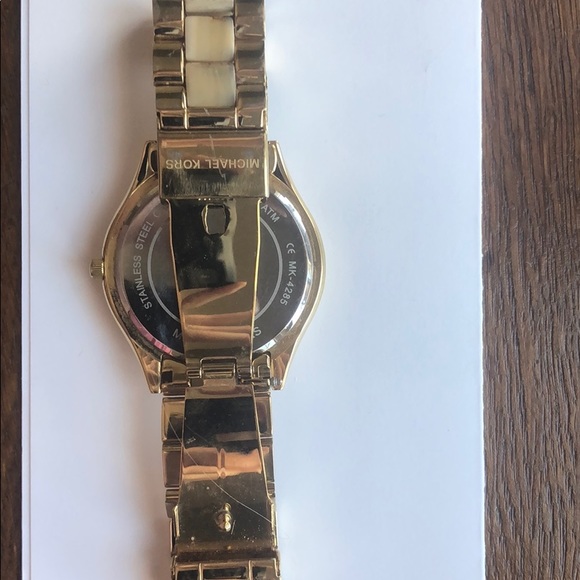 Michael Kors Watch - Picture 3 of 4